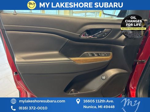 Used 2023 GMC Acadia SLE w/ Driver Convenience Package image 23