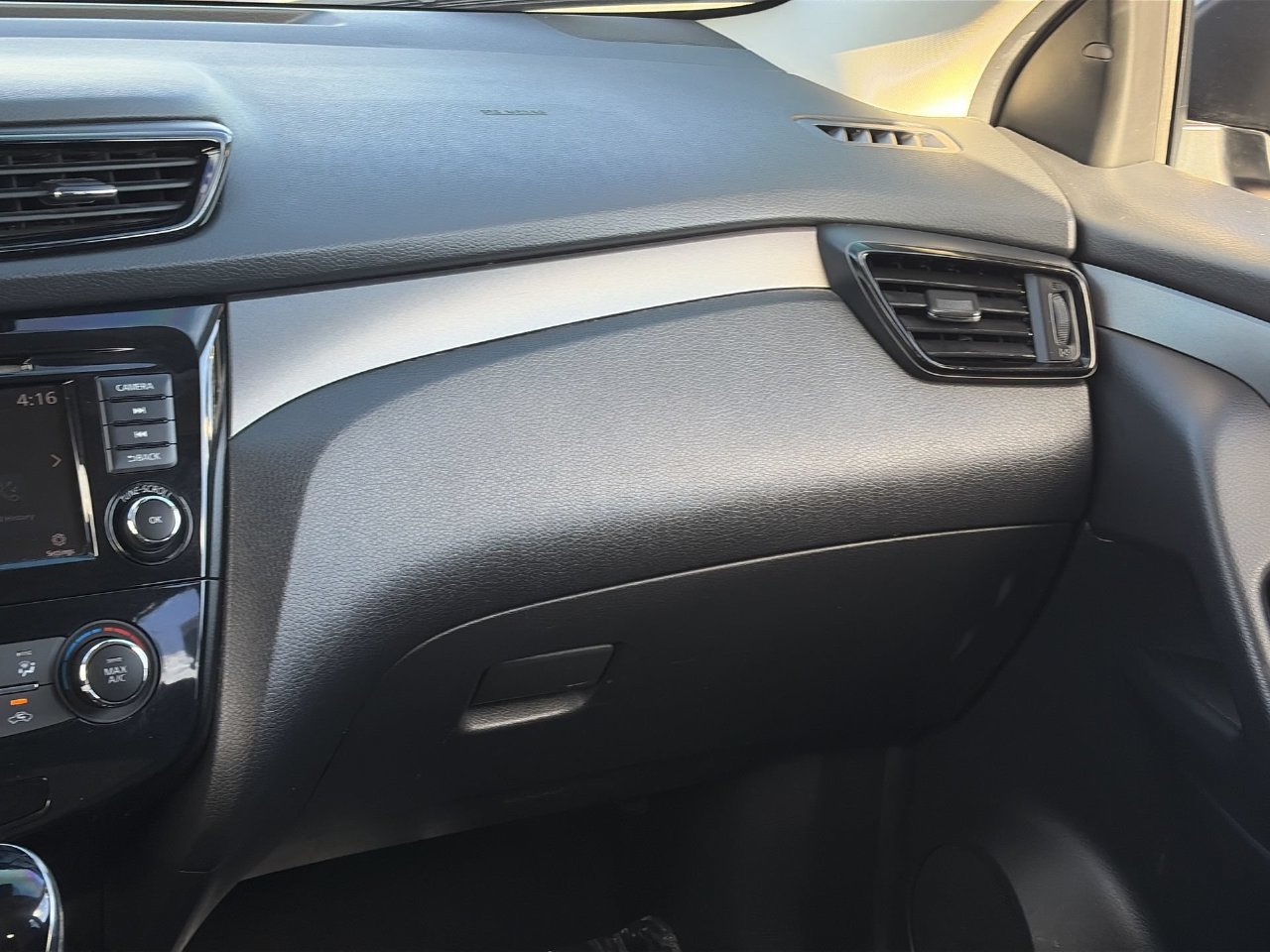 Used 2020 Nissan Rogue Sport S AWD/4WD image 15