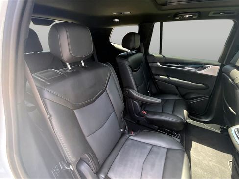 Used 2025 Cadillac XT6 Premium Luxury FWD image 19