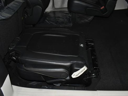 Used 2022 Chrysler Pacifica Touring-L image 33