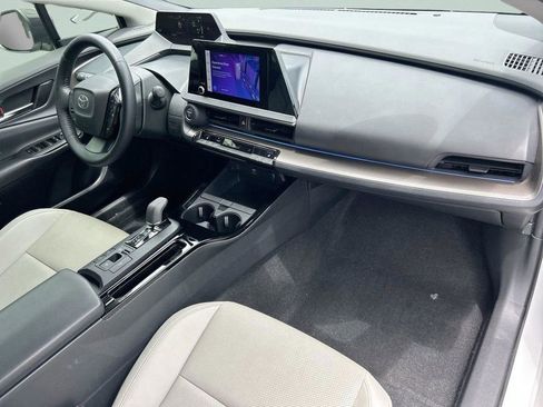 Used 2024 Toyota Prius XLE FWD image 14