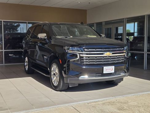 Used 2024 Chevrolet Tahoe Premier w/ Premium Package AWD/4WD image 3