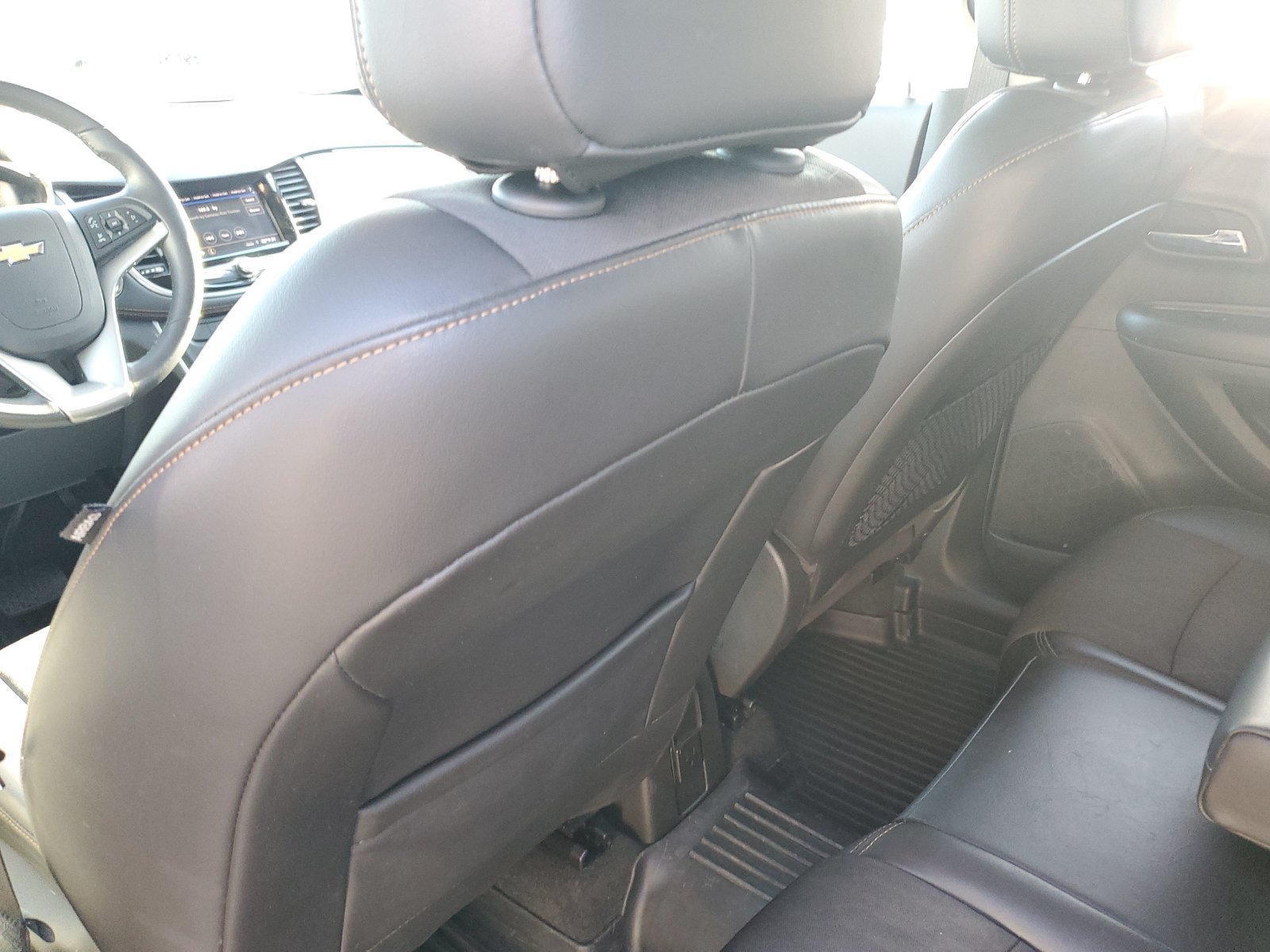 Used 2020 Chevrolet Trax LT w/ LT Convenience Package FWD image 13