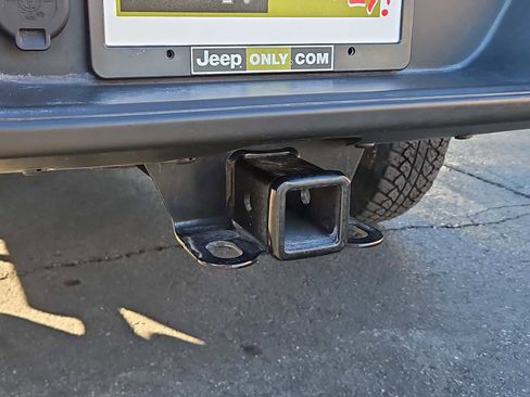 Used 2020 Jeep Gladiator Sport w/ Trailer Tow Package image 32