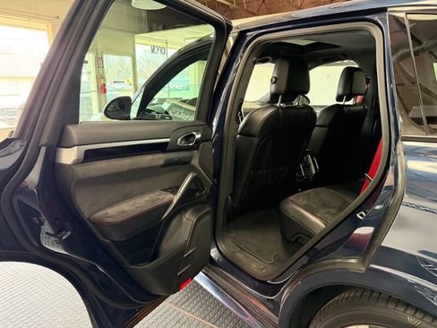 Used 2014 Porsche Cayenne GTS image 35
