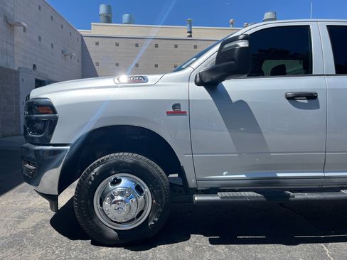 New 2026 RAM 3500 Tradesman AWD/4WD image 9