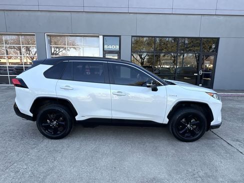 Used 2020 Toyota RAV4 XSE image 15
