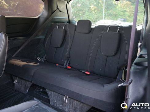 Used 2018 Chrysler Pacifica Touring Plus FWD image 22