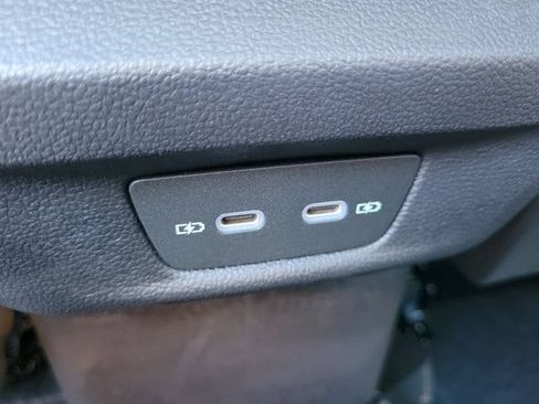 New 2026 Volkswagen Tiguan SE FWD image 12