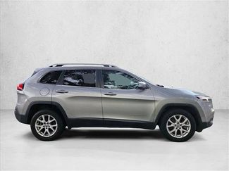 Used 2017 Jeep Cherokee Latitude w/ Safety/Convenience Group video 2