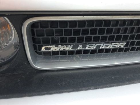 Used 2010 Dodge Challenger R/T RWD image 9