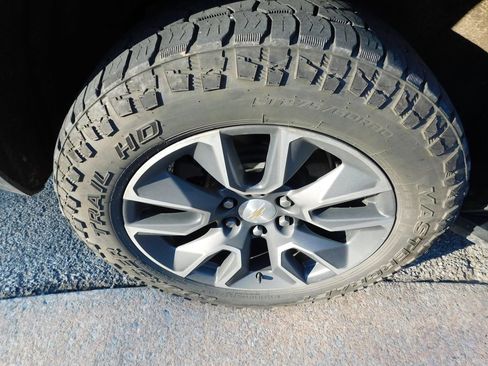 Used 2021 Chevrolet Tahoe LT w/ LT Signature Package image 8