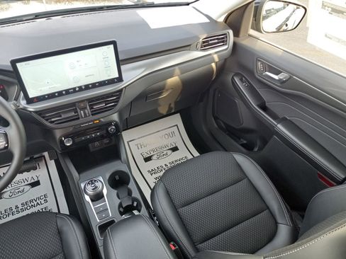 Used 2025 Ford Escape SE FWD image 15