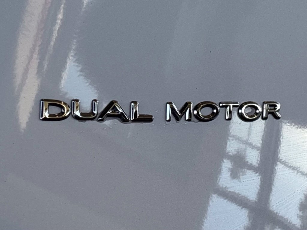Used 2025 Tesla Model Y Long Range AWD/4WD image 7