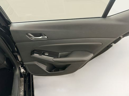 Used 2024 Nissan Altima 2.5 SL FWD image 31