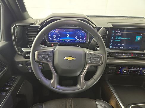 Used 2025 Chevrolet Silverado 3500 High Country w/ Technology Package image 13