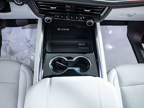 New 2025 Chevrolet Suburban Premier w/ Sun And Tow Package image 32