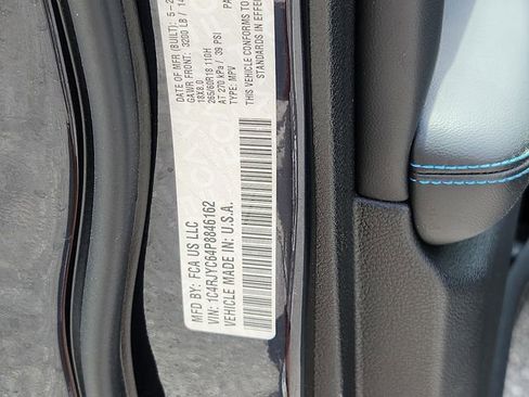 Used 2023 Jeep Grand Cherokee Trailhawk AWD/4WD image 27