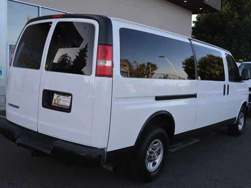 Used 2017 Chevrolet Express 3500 LS image 7