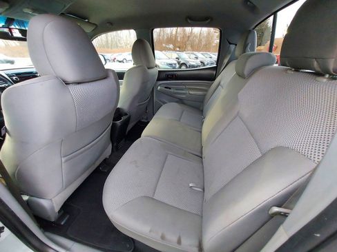Used 2012 Toyota Tacoma 4x4 Double Cab image 9