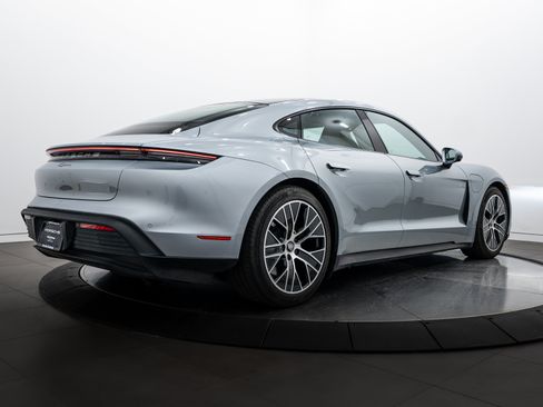 Certified 2021 Porsche Taycan image 7