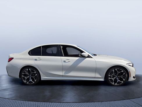 Used 2026 BMW 330i Sedan w/ M Sport Package RWD image 7