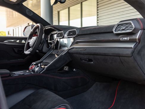 Used 2024 Lamborghini Urus Performante AWD/4WD image 57