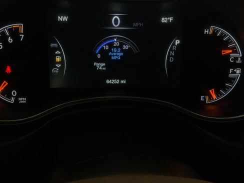 Used 2021 Jeep Grand Cherokee Laredo X RWD image 10