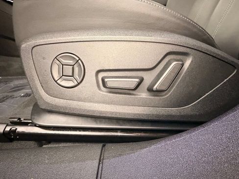 Used 2025 Audi A6 e-tron Premium Plus w/ Premium Plus AWD/4WD image 14