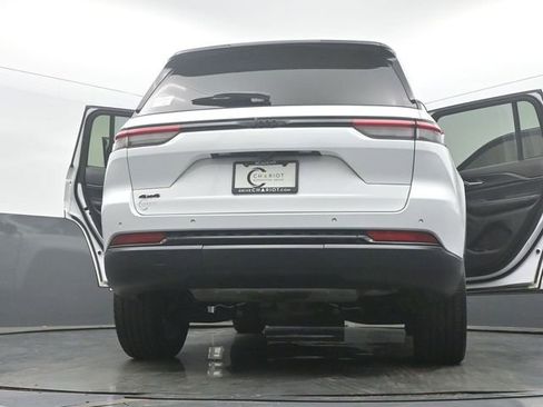 Used 2023 Jeep Grand Cherokee Altitude AWD/4WD image 58