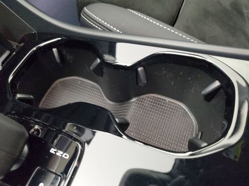 Certified 2023 Volvo C40 P8 Recharge Ultimate image 33