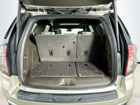 Used 2021 Chevrolet Tahoe LT w/ LT Signature Package RWD image 30