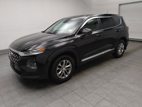 Used 2020 Hyundai Santa Fe SE image 2
