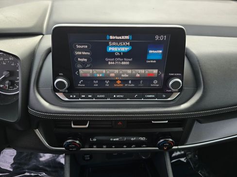 Used 2025 Nissan Rogue SV AWD/4WD image 7