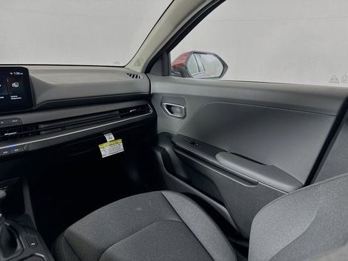 New 2025 Kia K4 LXS image 24