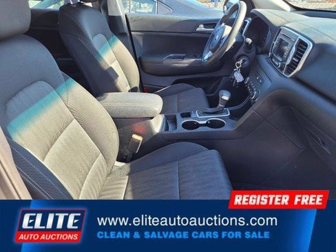 Used 2018 Kia Sportage LX image 9