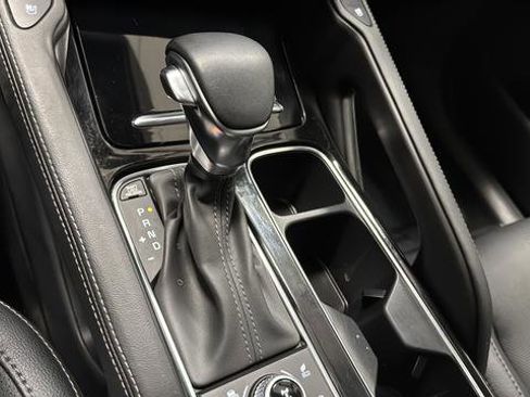 Used 2024 Kia Telluride EX w/ EX Captain's Chair Package AWD/4WD image 18