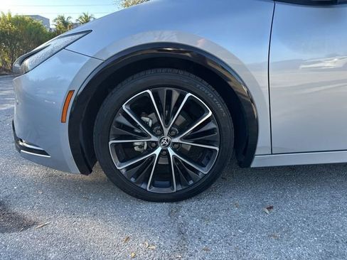 Used 2024 Toyota Prius XLE image 7