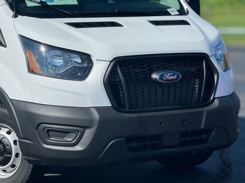 New 2025 Ford Transit 250 148 Medium Roof image 4