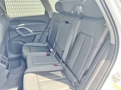 New 2025 Audi Q5 Premium image 10
