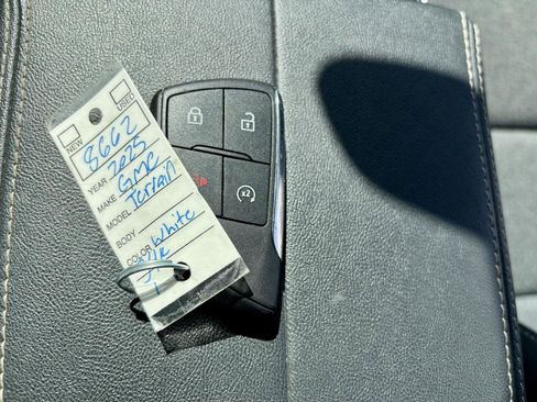 Used 2025 GMC Terrain Elevation AWD/4WD image 5