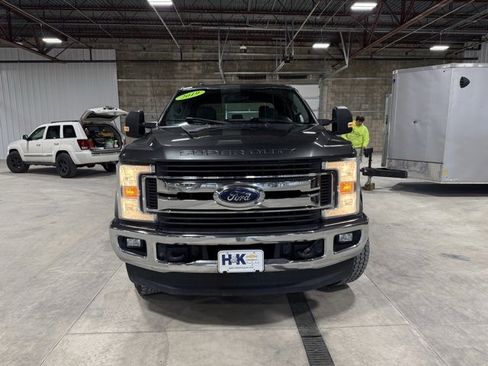 Used 2019 Ford F250 XLT w/ XLT Value Package image 2