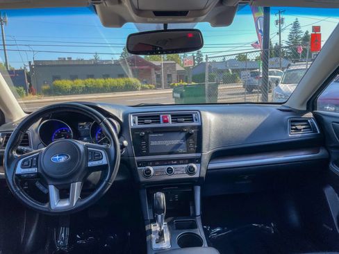 Used 2016 Subaru Outback 3.6R Limited AWD/4WD image 3