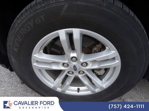 Used 2023 Ford Explorer XLT w/ Class IV Trailer Tow Package AWD/4WD image 17