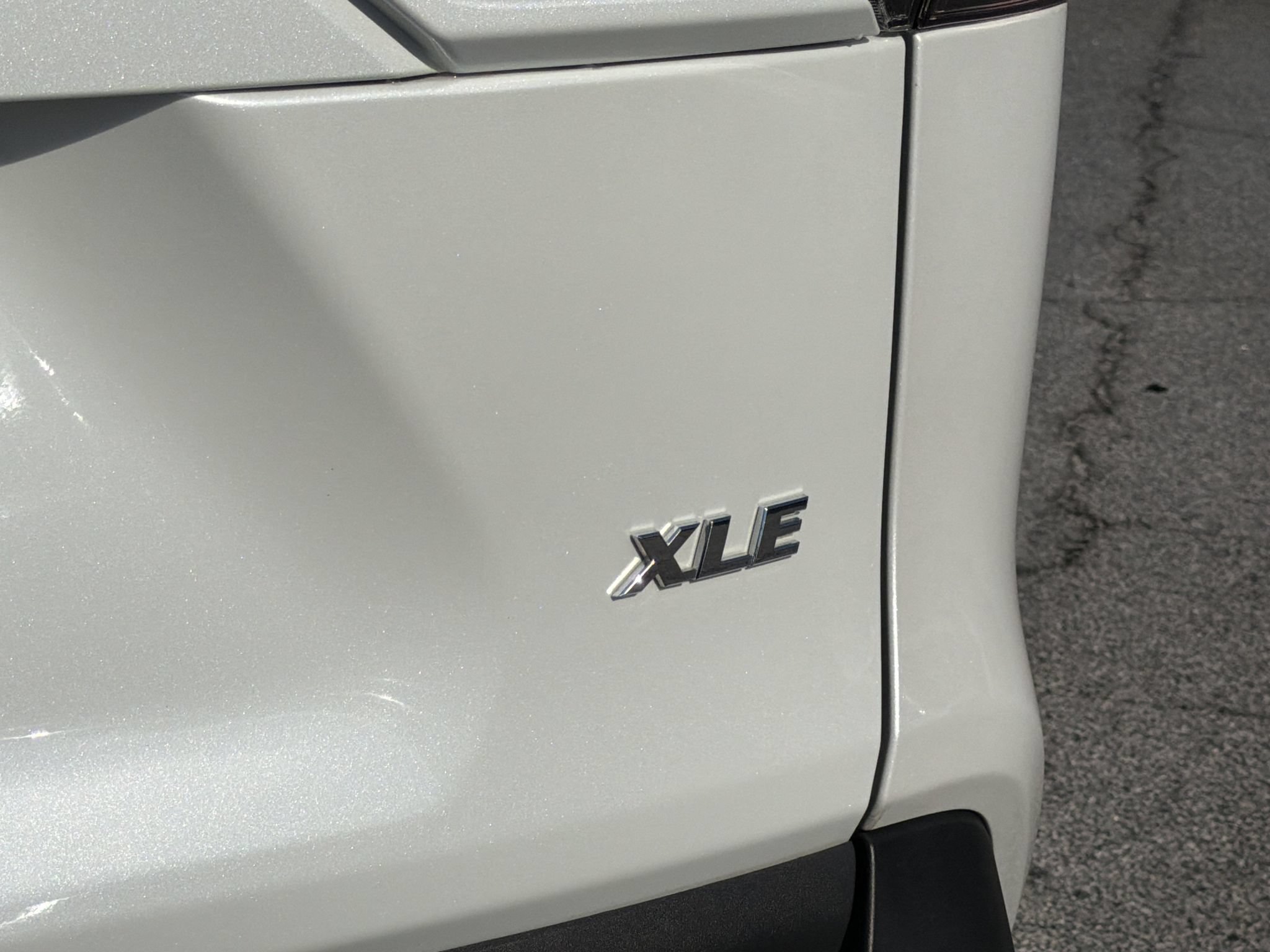 Used 2023 Toyota RAV4 XLE Premium FWD image 24
