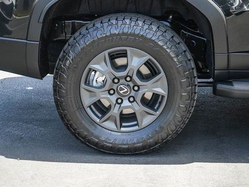 Used 2025 Lexus GX 550 AWD/4WD image 12