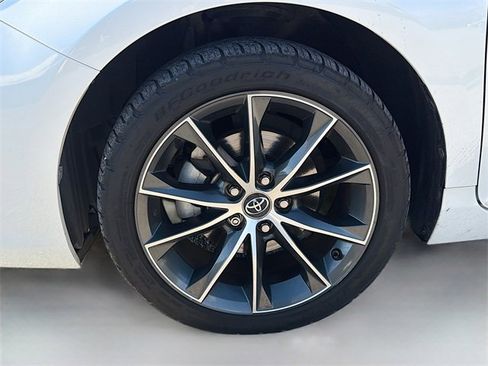 Used 2017 Toyota Camry XSE image 38