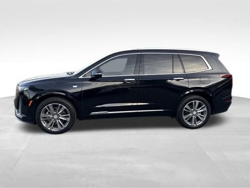 Used 2022 Cadillac XT6 Premium Luxury image 2