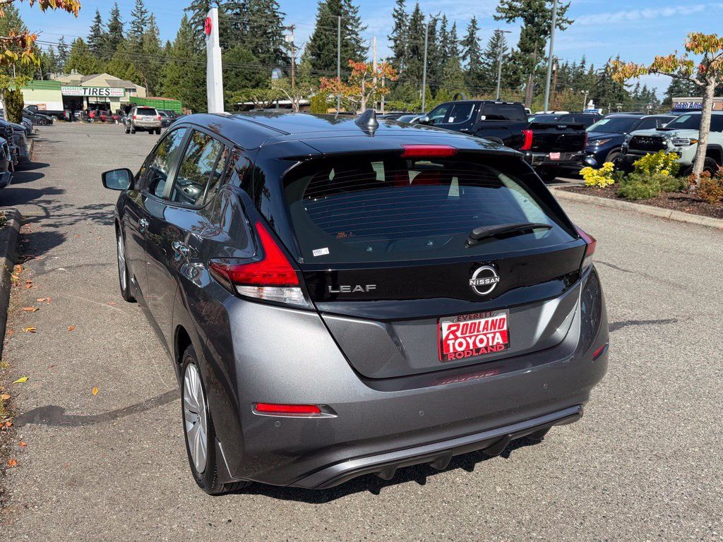 Used 2023 Nissan Leaf S FWD image 9