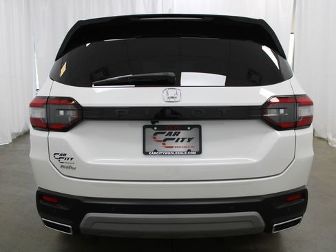 Used 2023 Honda Pilot Elite image 7
